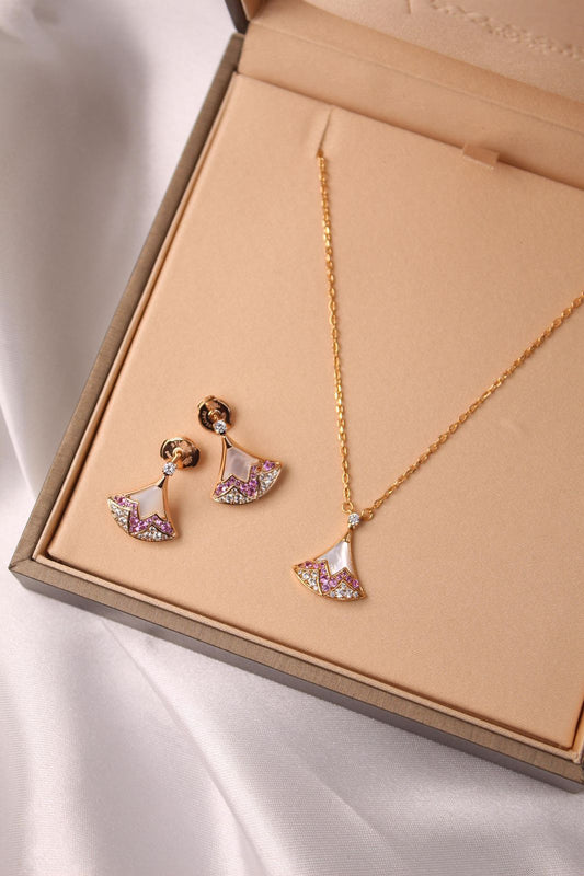 Bulgari Divas' Dream Jewelry Set (Mother-of-Pearl, Pink Sapphires, and Diamonds) (Copy)