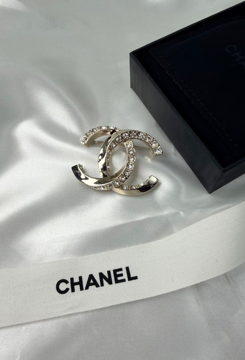 Chanel Classic CC Crystal Brooch (Gold / Crystal)