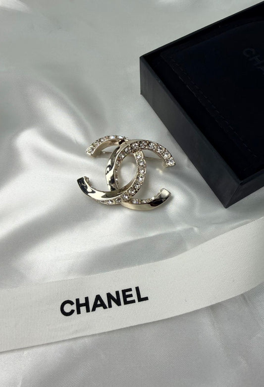Chanel Classic CC Crystal Brooch (Gold / Crystal)