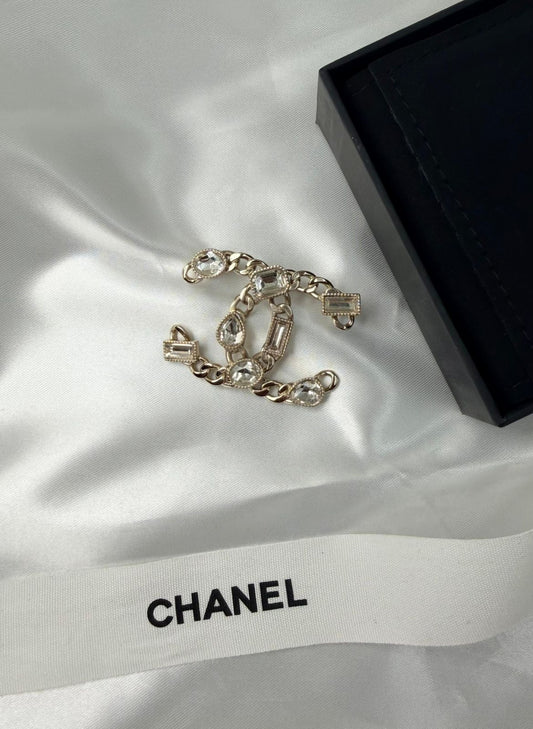 Chanel CC Chain & Crystal Brooch (Champagne Gold / Crystal)